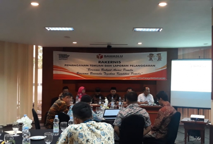 BAWASLU LEBAK MENGIKUTI RAKERNIS PENANGANAN TEMUAN DAN LAPORAN PELANGGARAN DI PROVINSI BANTEN