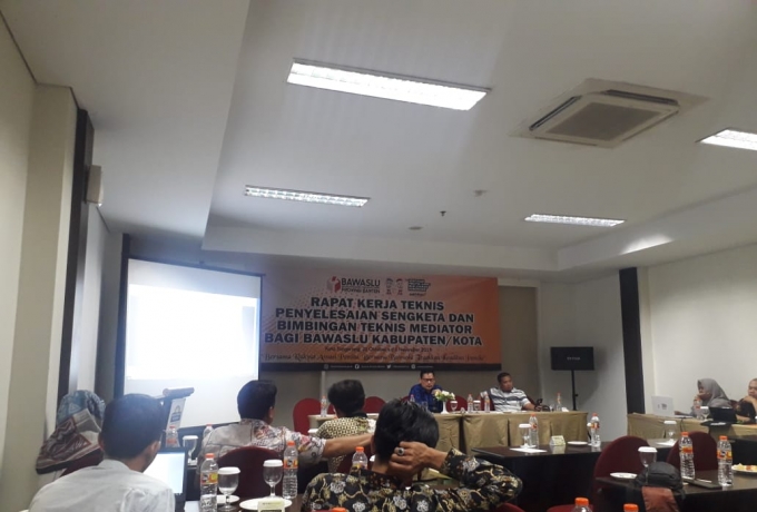 BAWASLU LEBAK MENGIKUTI RAKERNIS PENYELESAIAN SENGKETA YANG DISELENGGARAKAN OLEH BAWASLU BANTEN 