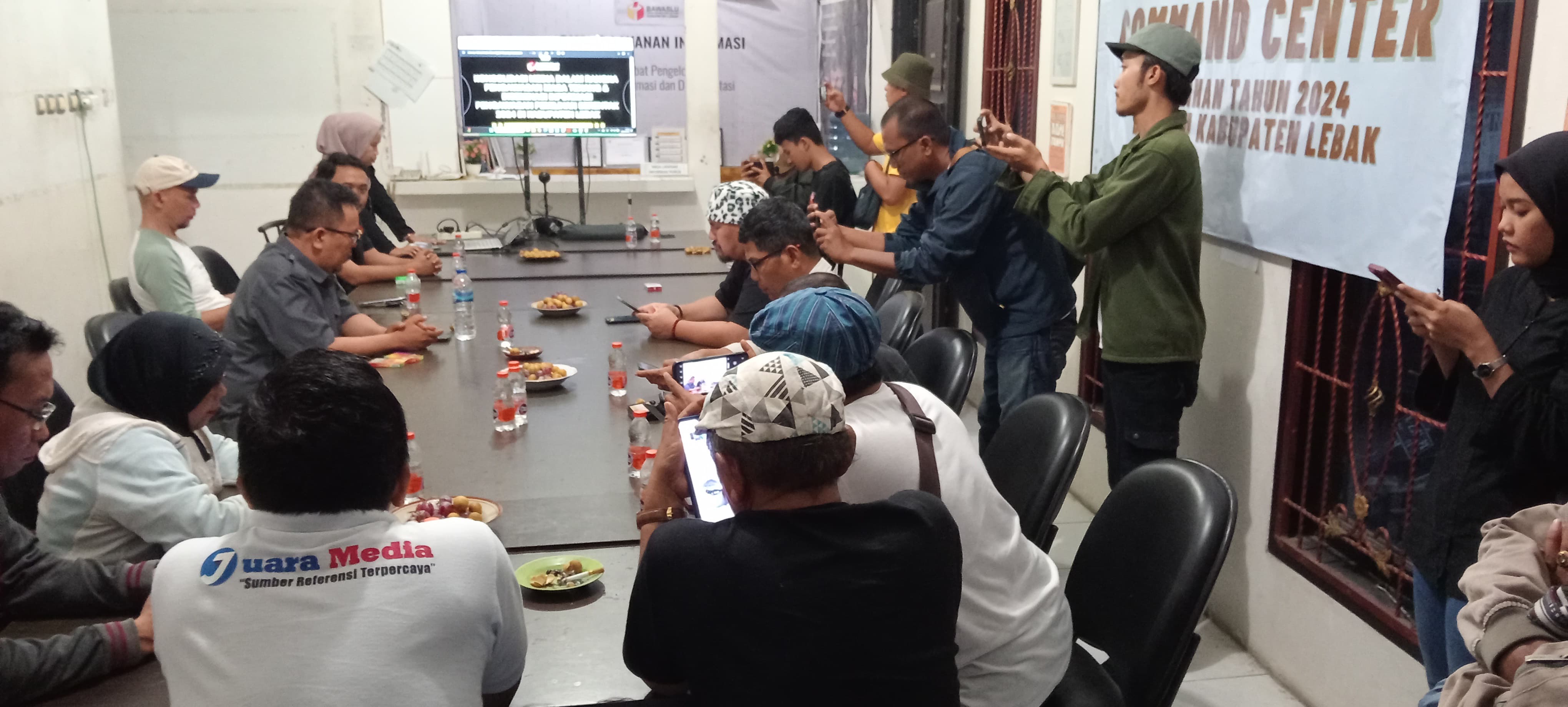 Konferensi Pers : Konsolidasi media dalam rangka pengawasan masa tenang & diseminasi informasi pengawasan Pemilihan Serentak 2024 di kabupaten lebak